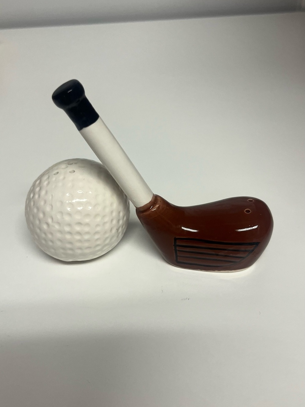 Vintage Golf ball and Golf club Salt & Pepper Shakers